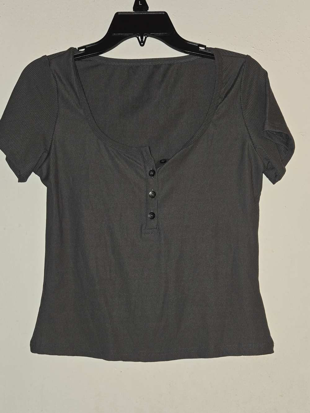 Ribbed Scoop Neck Short Sleeve Henley Top - Charcoal Gray